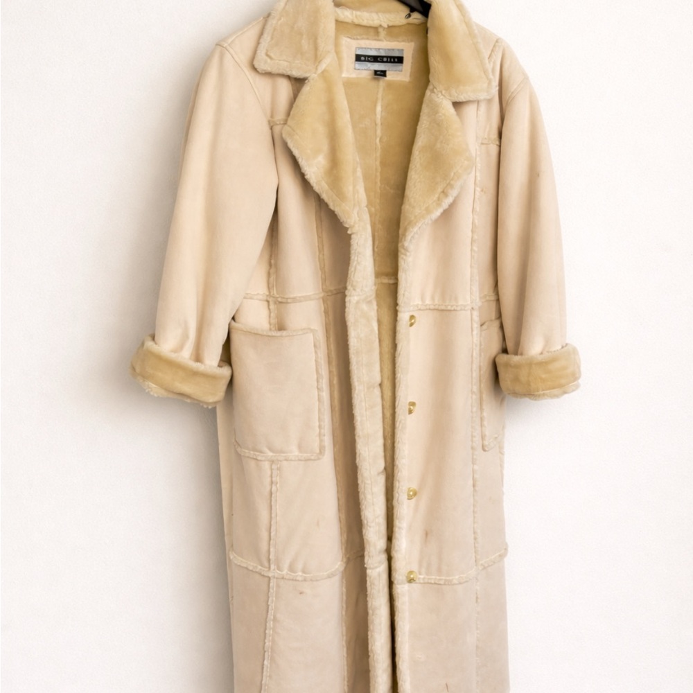 Big Chill Cream Coat with Faux Fur Collar